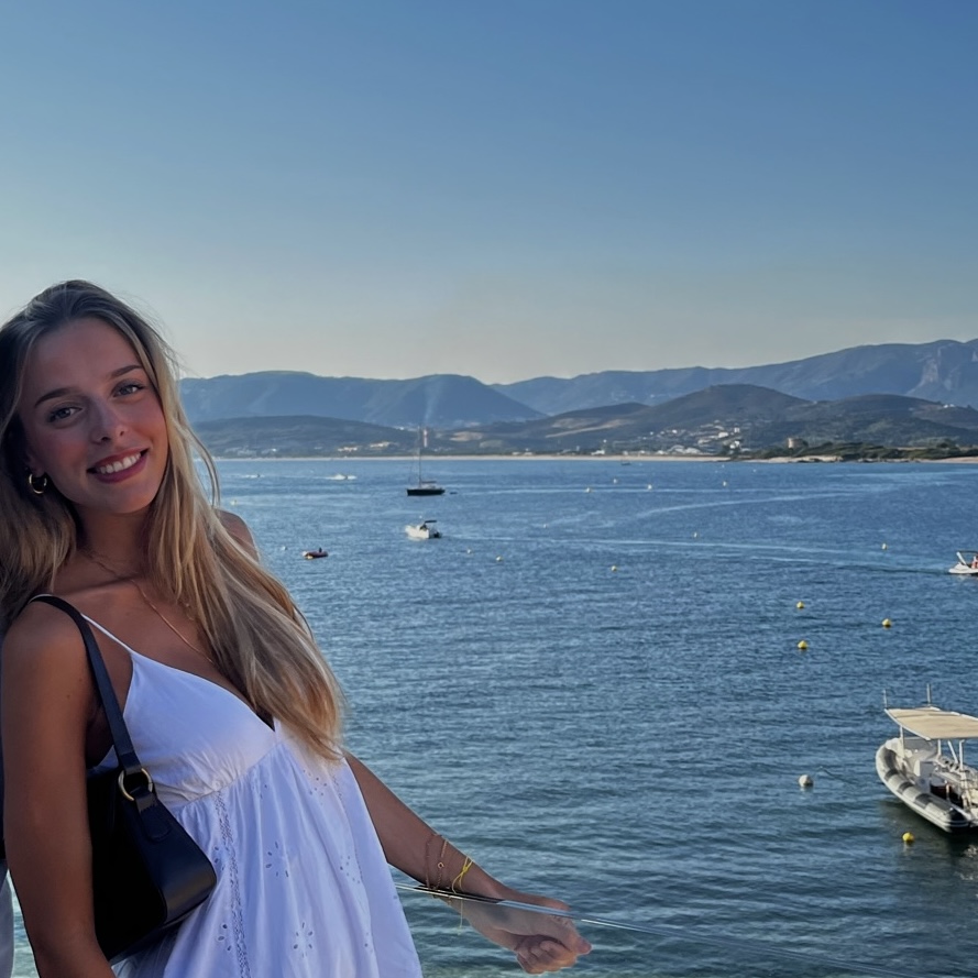 Anaé M.