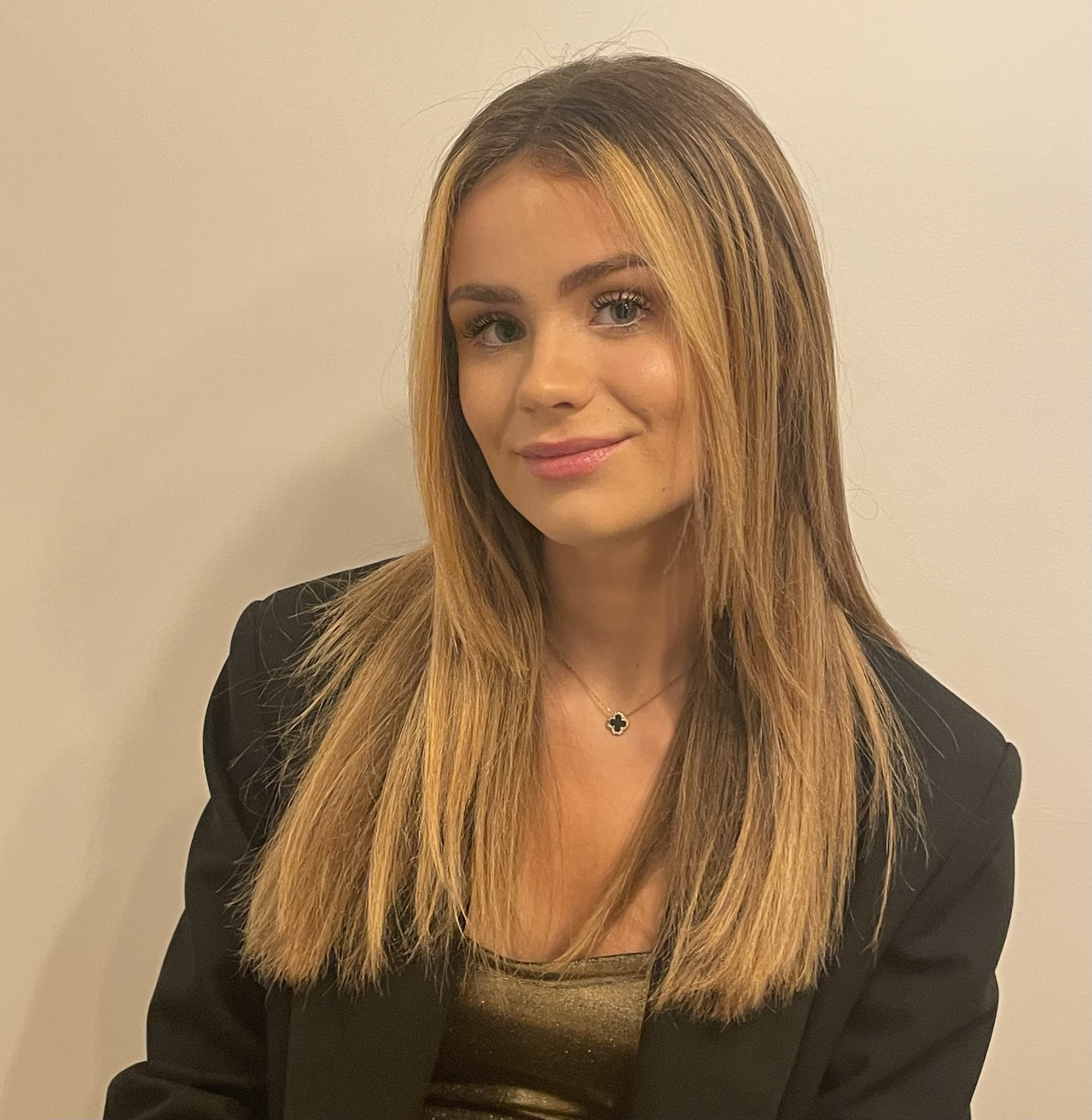 Elisa E.